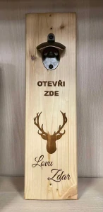 Nástěnný otvírák na lahve