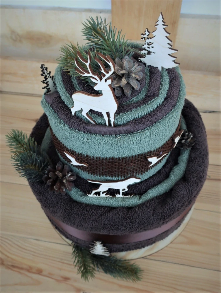 Myslivecký dort z ručníků a osušek