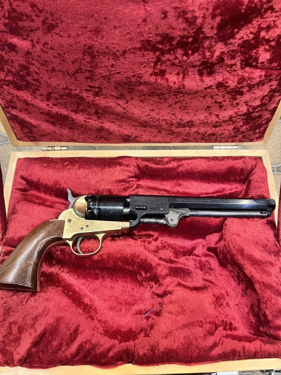 Perkusní revolver F.Llipietta ráže .36
