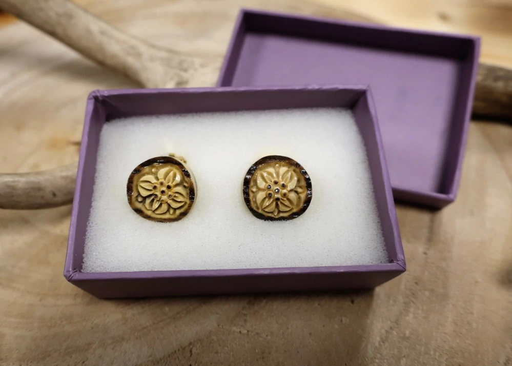 Náušnice z paroží