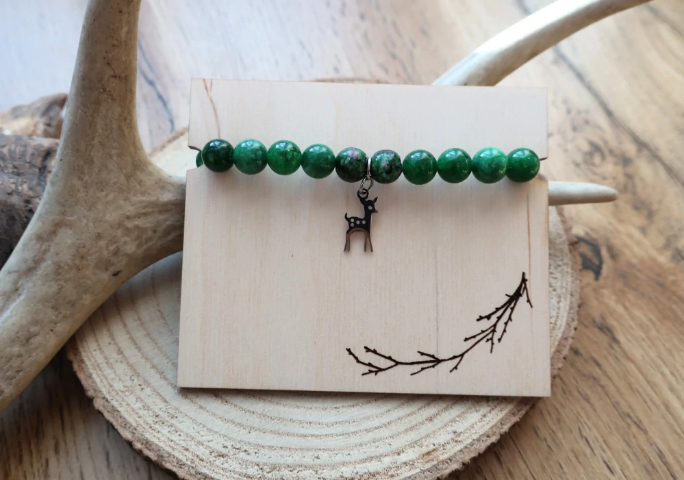 Minerální náramek Srneček