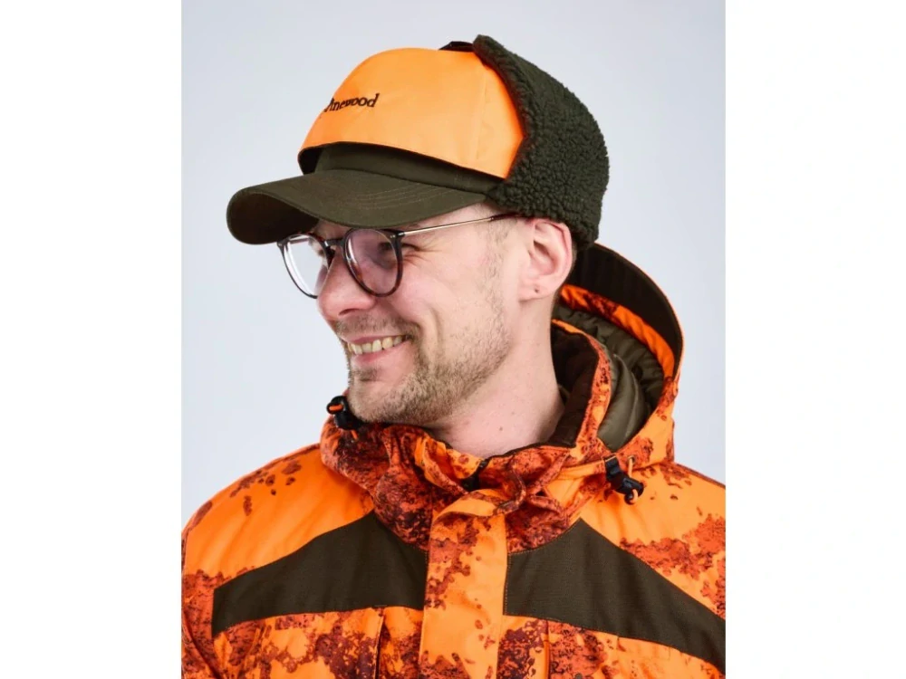 Čepice Pinewood Smäland Teddy Winter